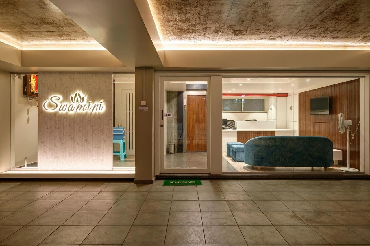 Hotel Swamini コールハープル エクステリア 写真
